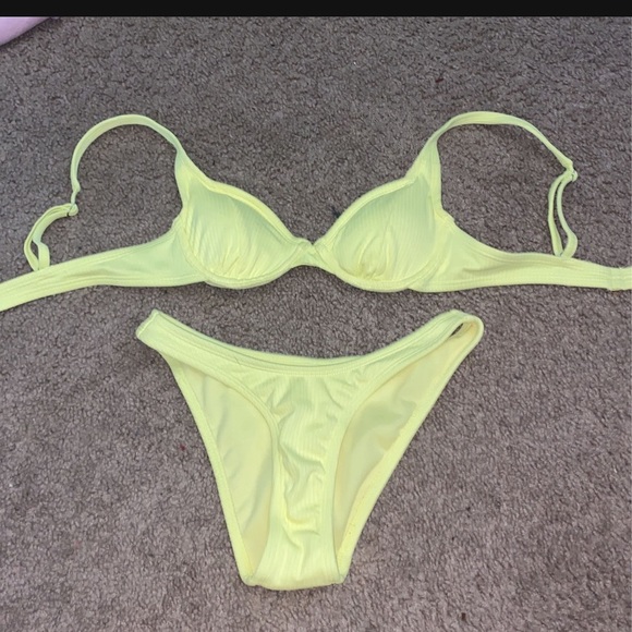 Brand new never worn bikini - Picture 1 of 4